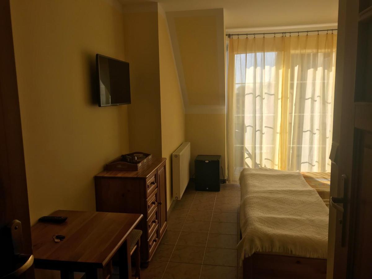 Appartamento Pod Delfinem Rewal Esterno foto