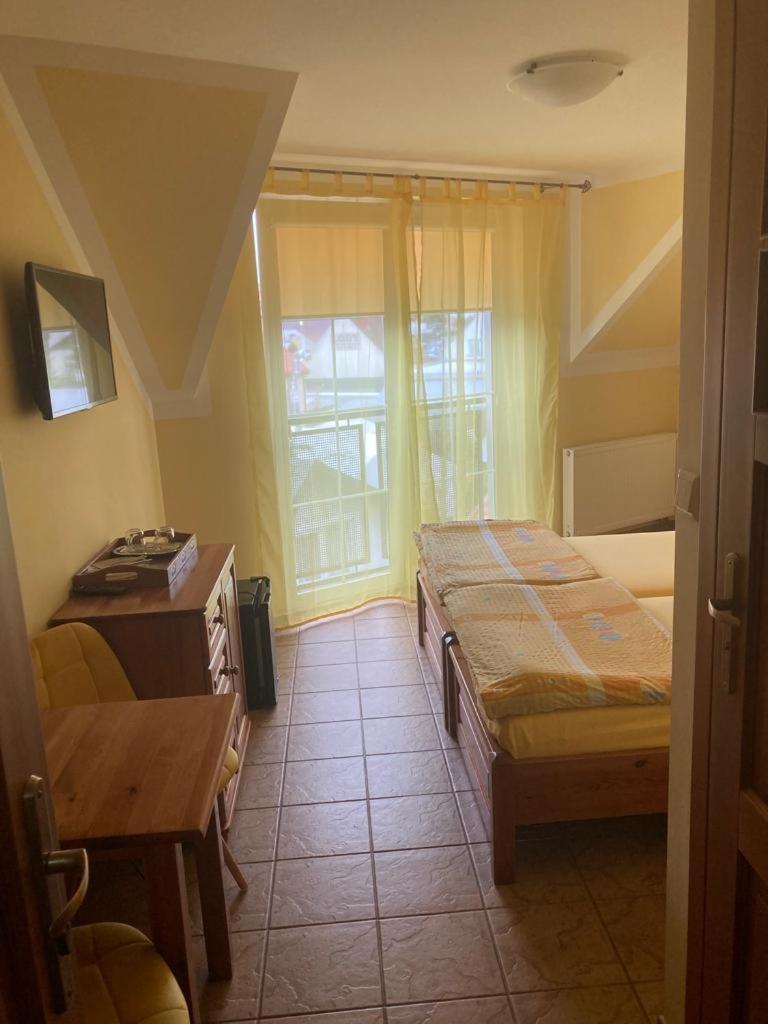 Appartamento Pod Delfinem Rewal Esterno foto