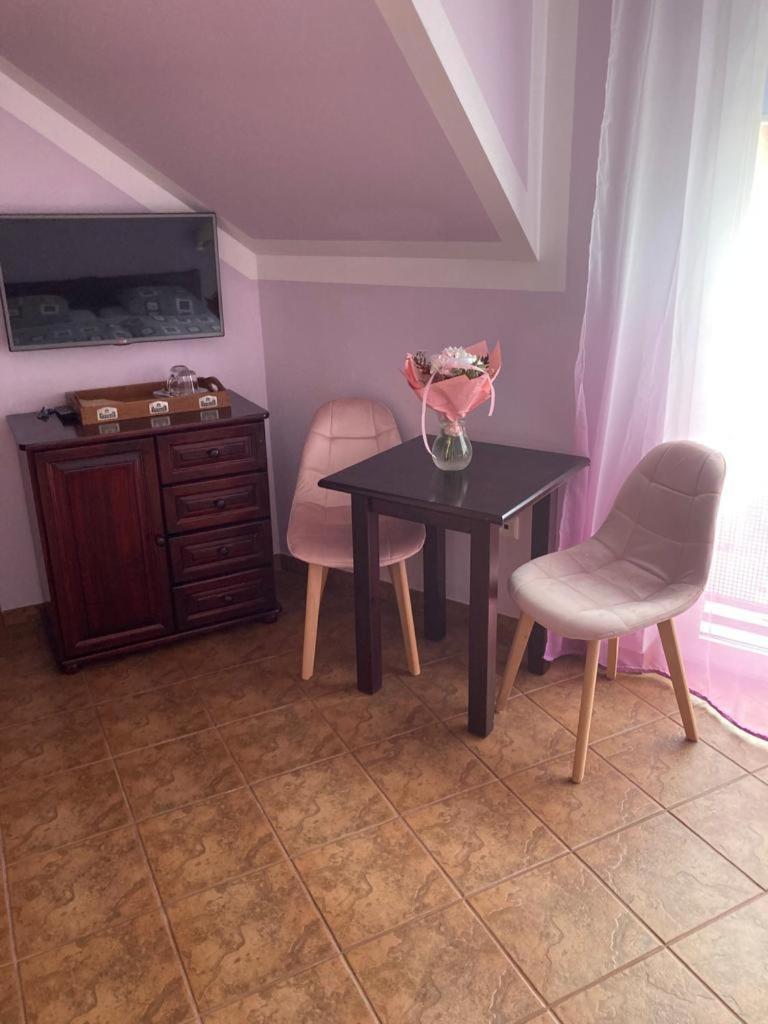 Appartamento Pod Delfinem Rewal Esterno foto