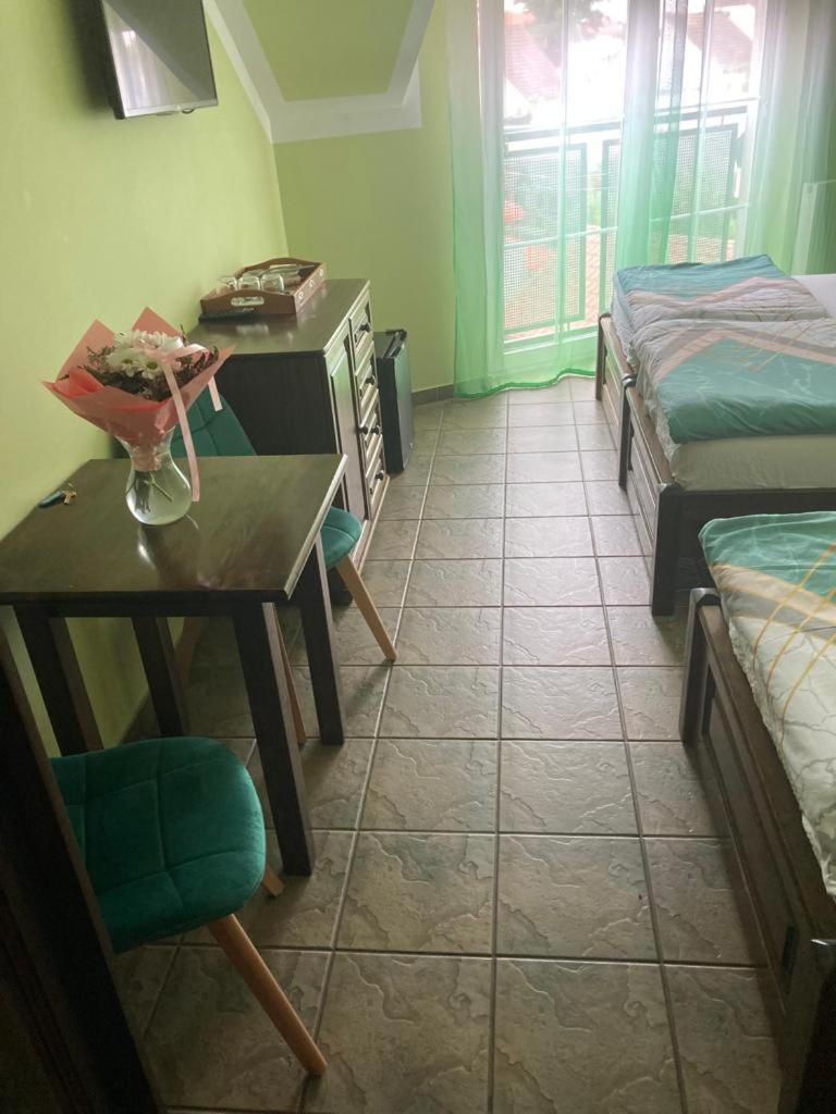 Appartamento Pod Delfinem Rewal Esterno foto