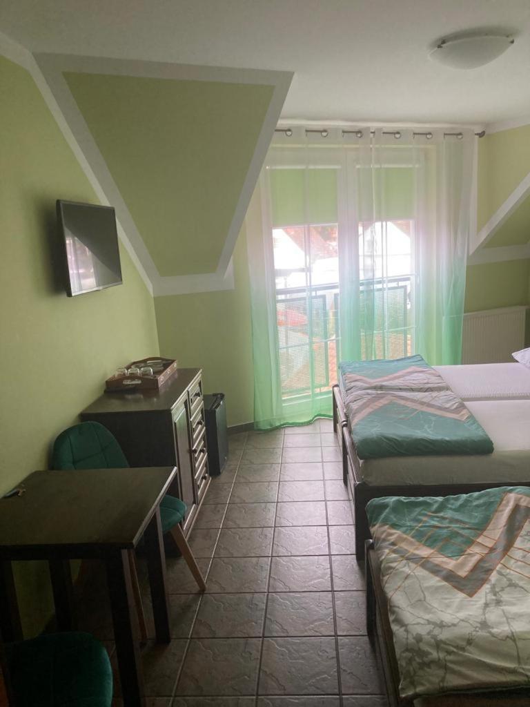 Appartamento Pod Delfinem Rewal Esterno foto