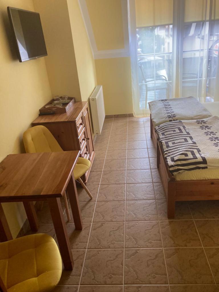 Appartamento Pod Delfinem Rewal Esterno foto